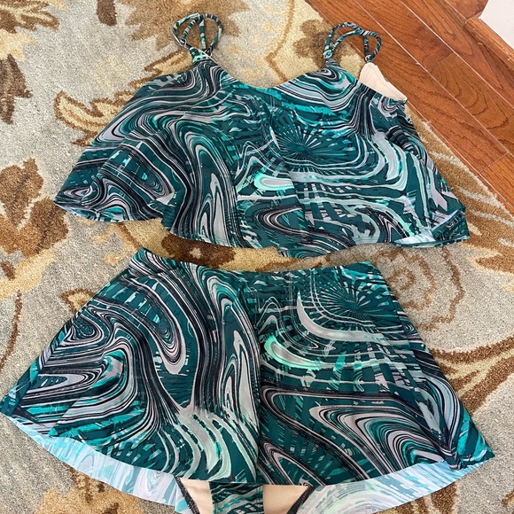 Kortni Jeane swimsuit line, skirted bottom in a small NWOT - Picture 3 of 3